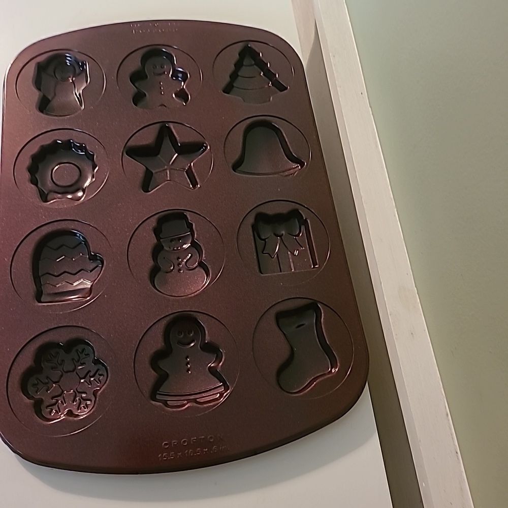 Crofton  Holiday  Cookie  Pan